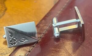 VTG Silvertone Shields Cufflinks with Etch Design